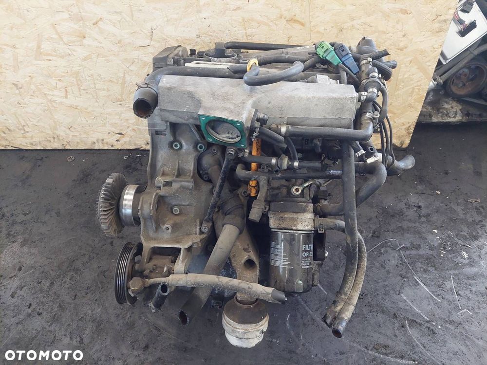 SILNIK BENZYNOWY + TURBOSPRĘŻARKA AUDI A6 C5 1.8 T AWT 058145703J - 1