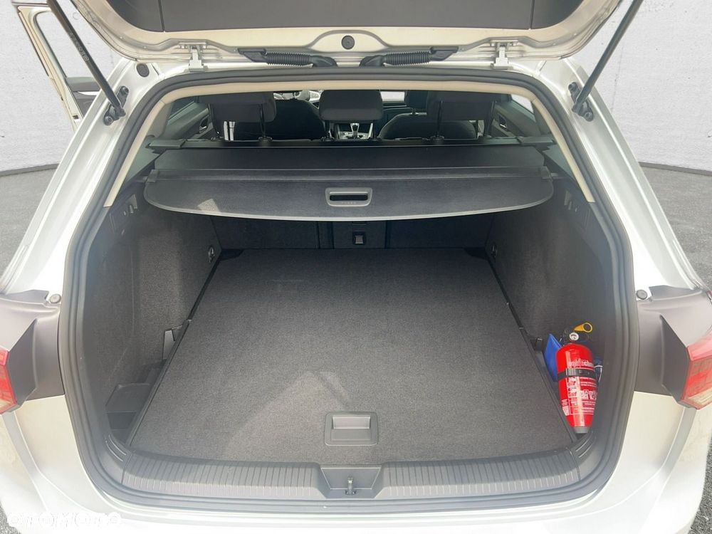 Volkswagen Golf - 24