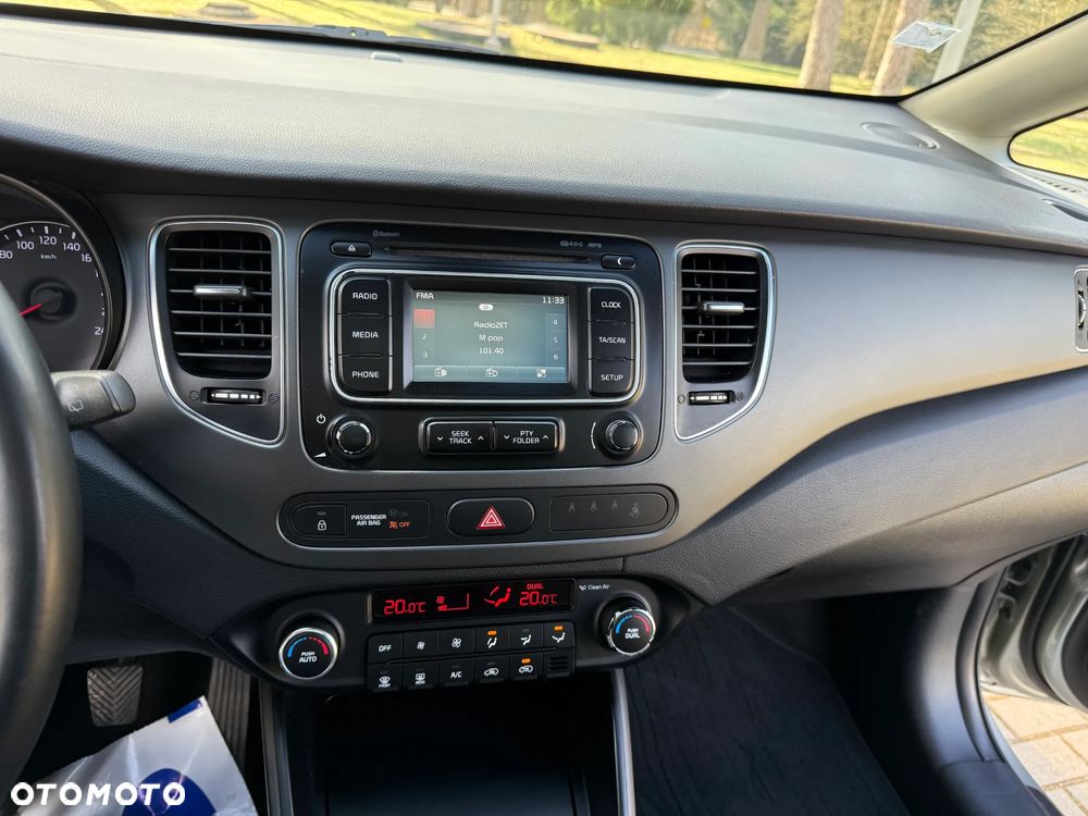 Kia Carens - 29