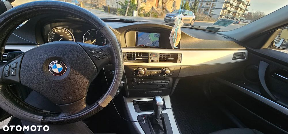 BMW Seria 3 318d DPF - 12