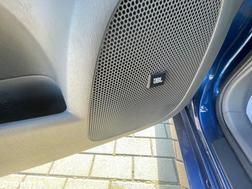 Toyota Prius (Hybrid) Sol - 16