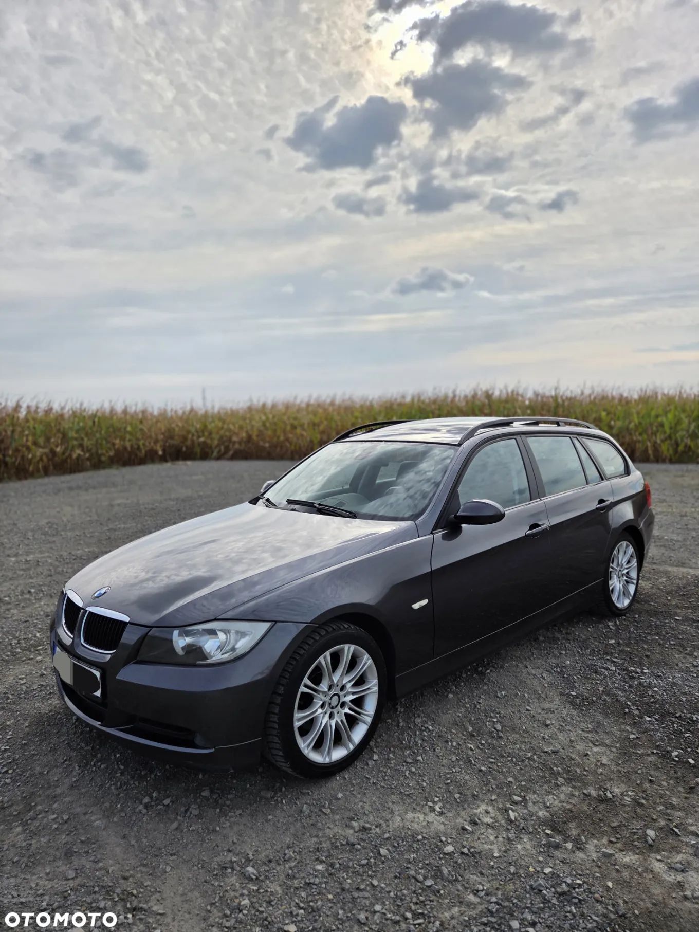 BMW Seria 3 318i Touring - 1