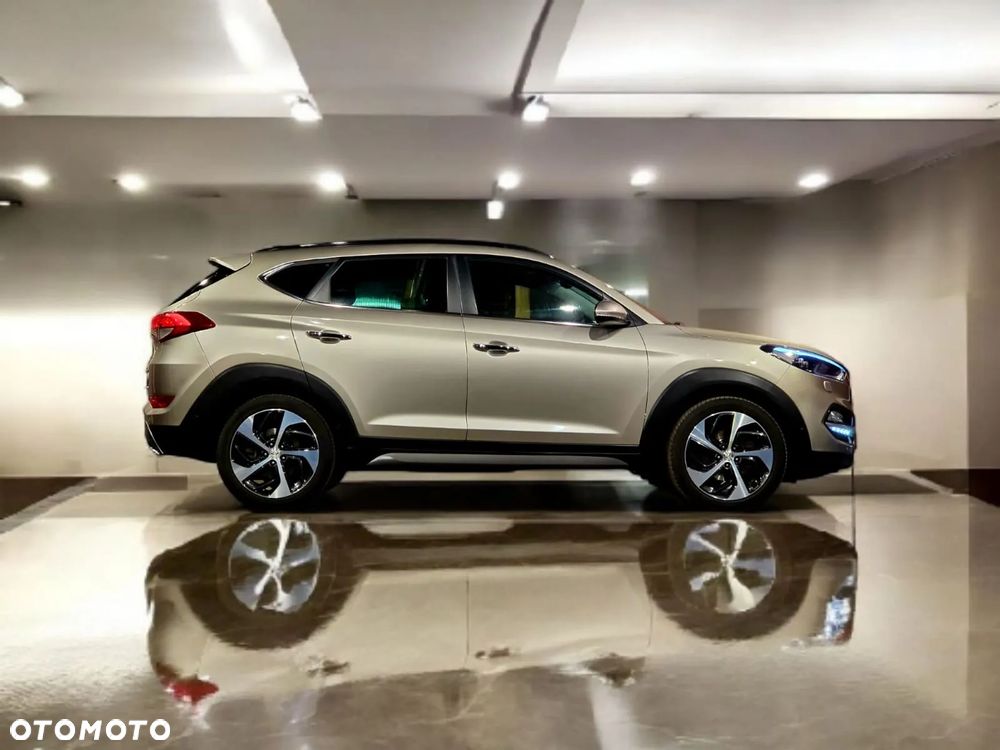 Hyundai Tucson 2.0 CRDi 4WD Automatik Premium - 26