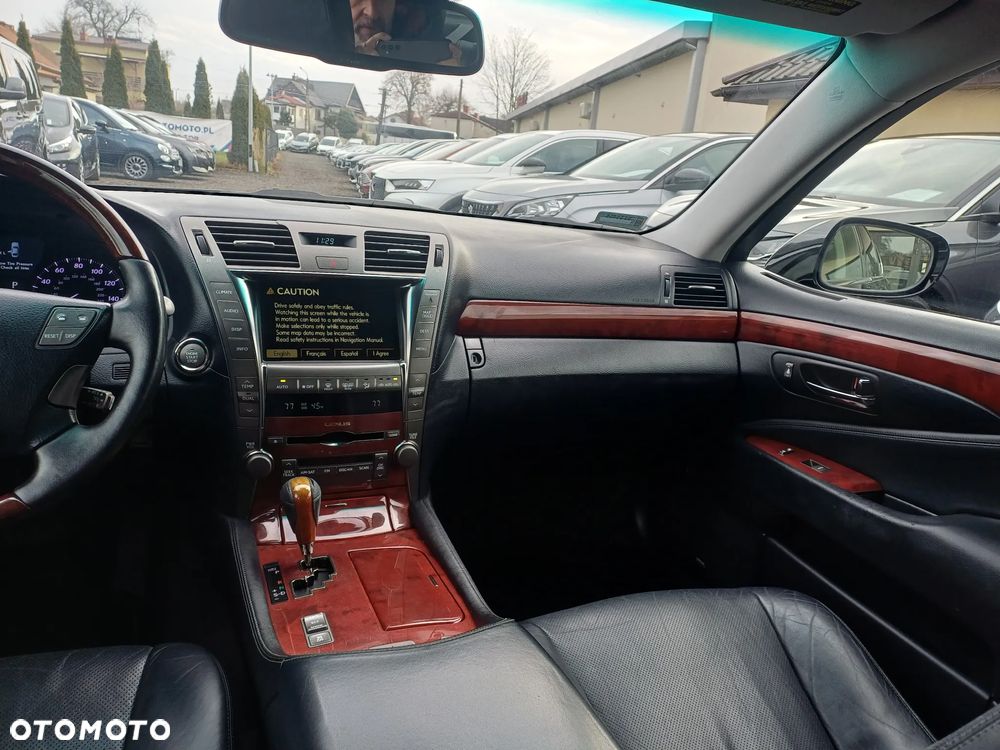 Lexus LS 460 Prestige - 30