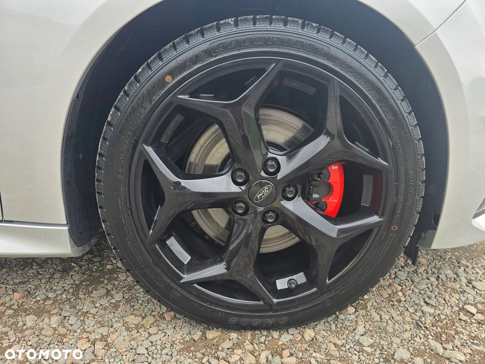 Ford Focus 2.0 EcoBoost ST mit Leder-Exclusiv-Paket - 13