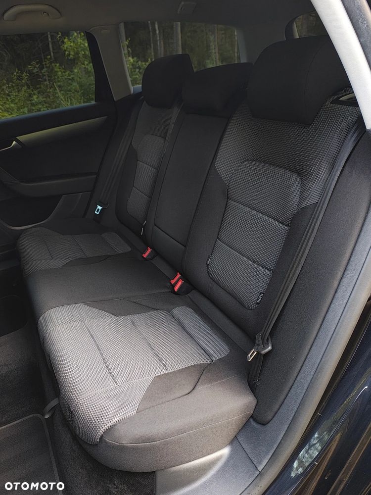 Volkswagen Passat - 34