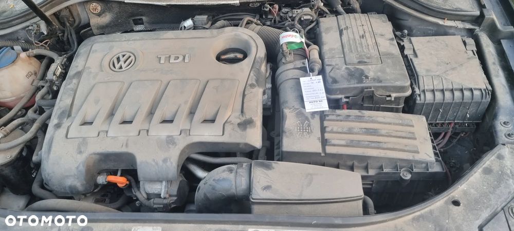 Volkswagen Passat 2.0 TDI DPF Comfortline - 14