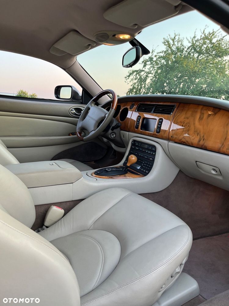 Jaguar XK8 - 20