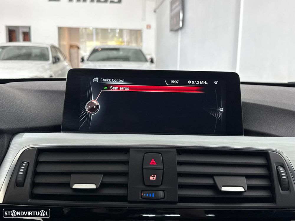 BMW 320 d xDrive Pack M Auto - 30