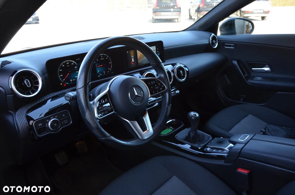 Mercedes-Benz CLA 180 d - 14