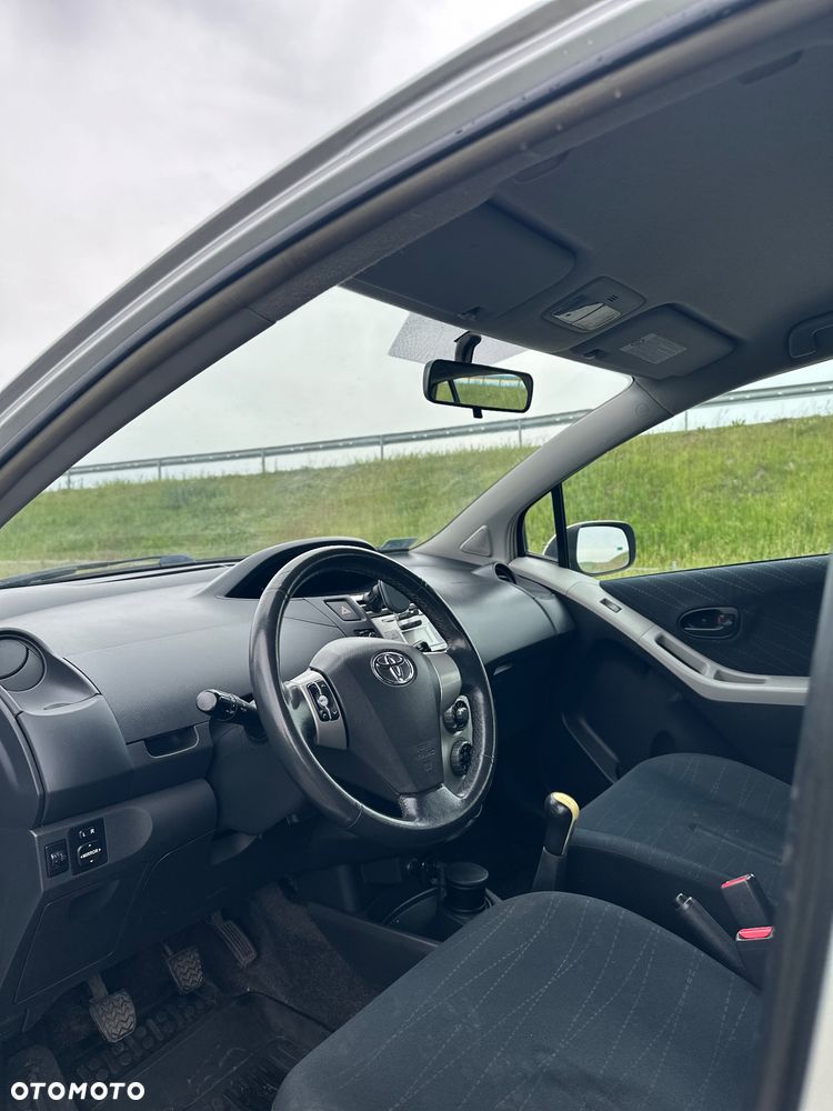 Toyota Yaris 1.3 VVT-i Sol - 7