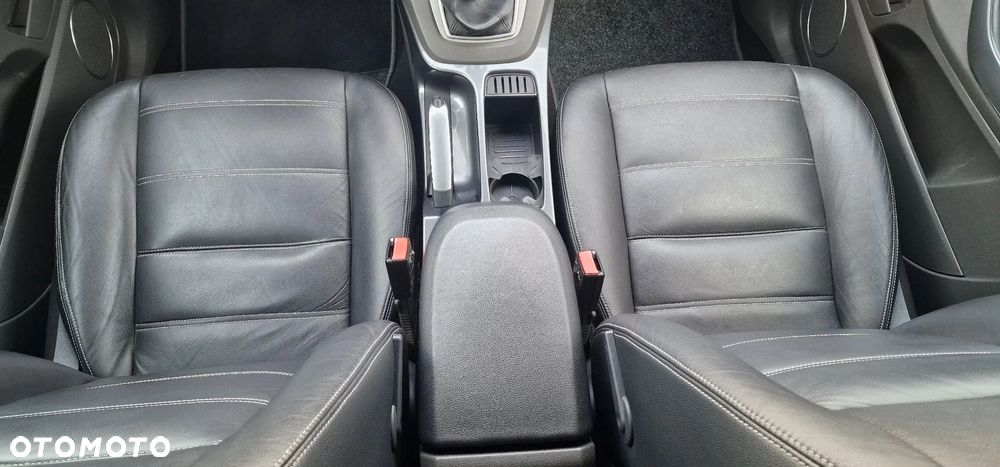 Ford Kuga 2.0 TDCi 4x4 Titanium - 15