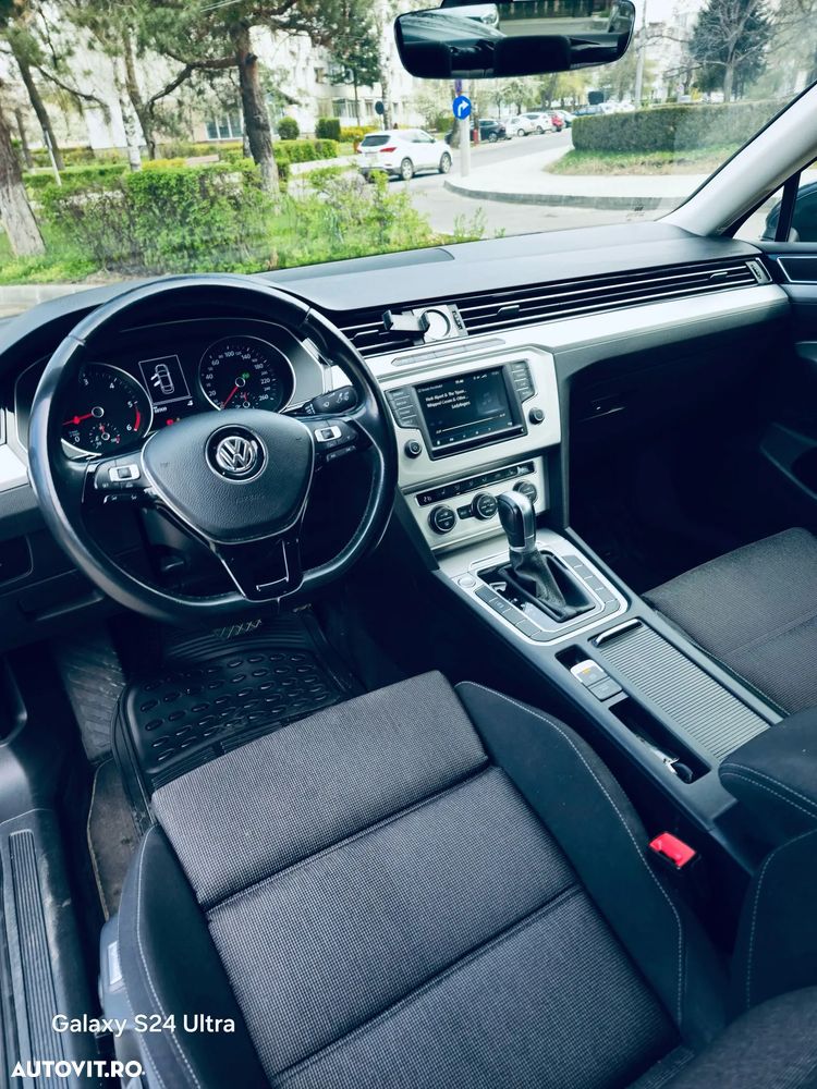 Volkswagen Passat 2.0 TDI DSG Comfortline - 9
