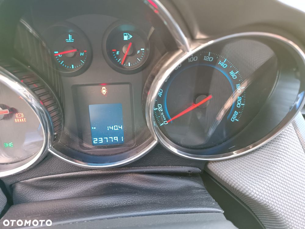 Chevrolet Cruze 1.8 LT - 11