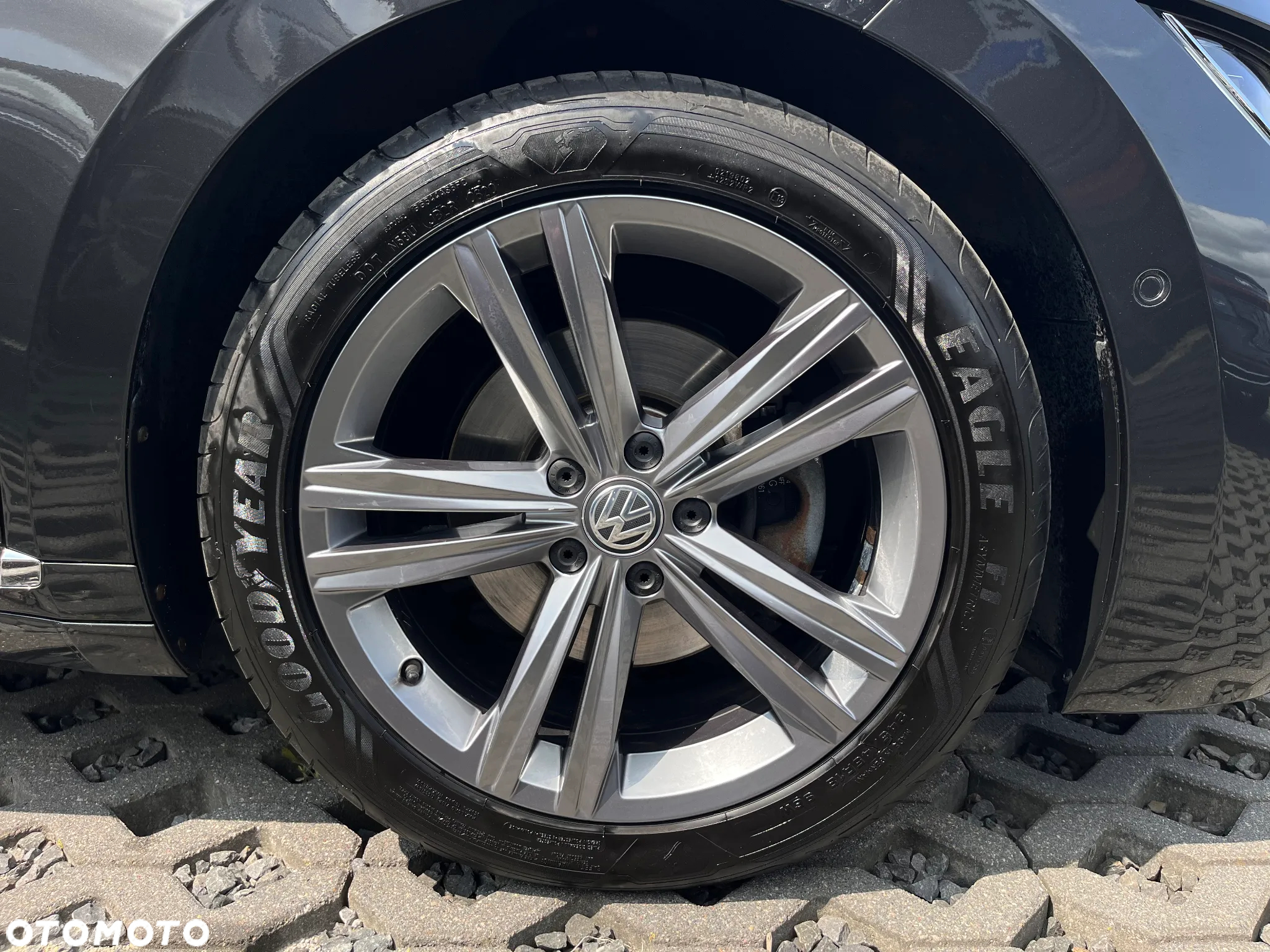 Volkswagen Arteon 2.0 TDI SCR R-Line DSG - 30