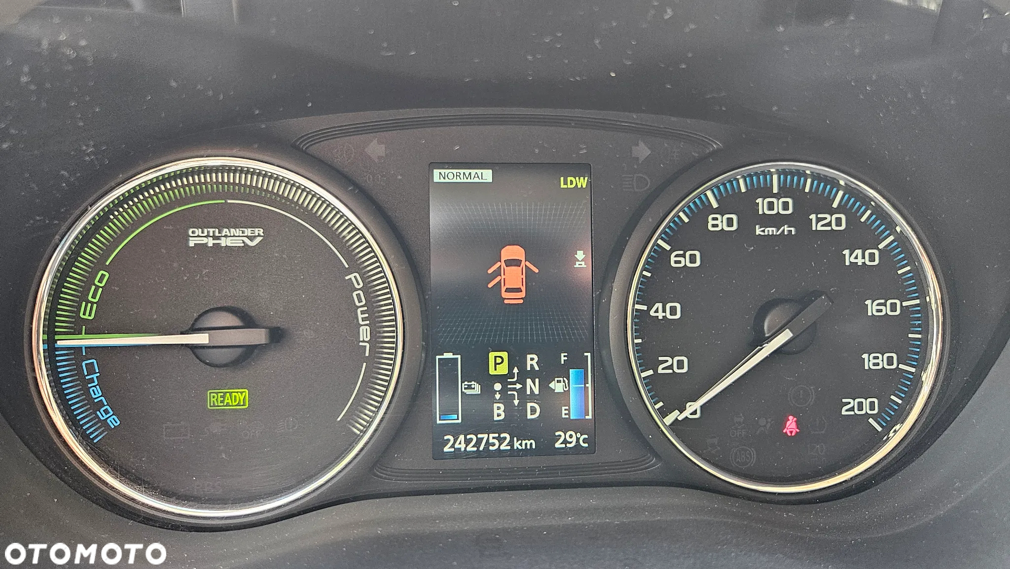 Mitsubishi Outlander - 27
