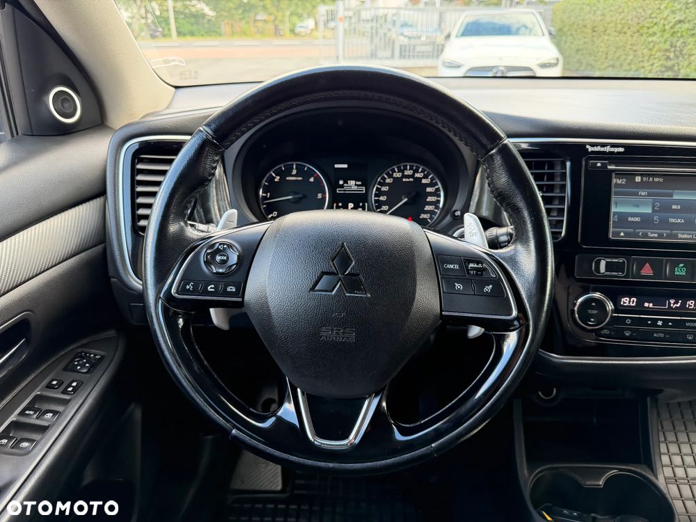 Mitsubishi Outlander - 34