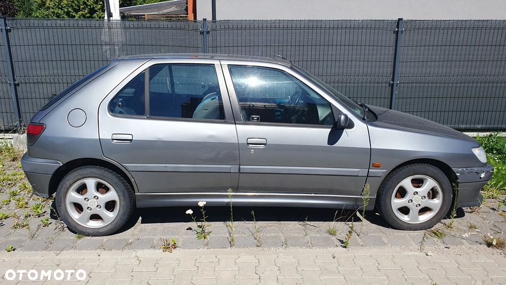 Peugeot 306 - 1