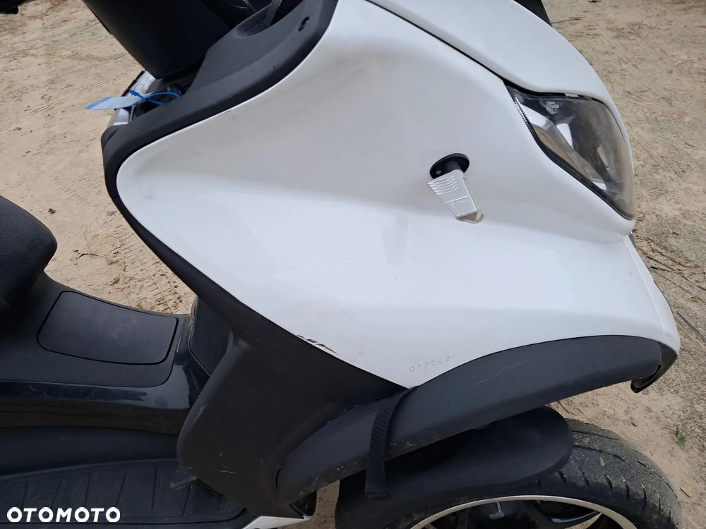Piaggio MP-3 - 11
