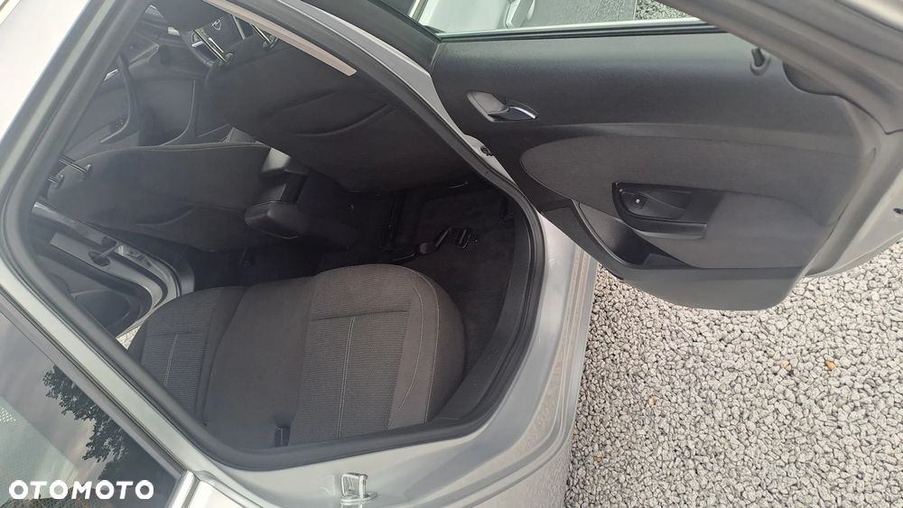 Opel Astra 1.6 CDTI Sport - 9