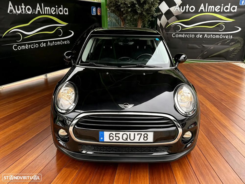 MINI 5 Portas Cooper D Auto - 3