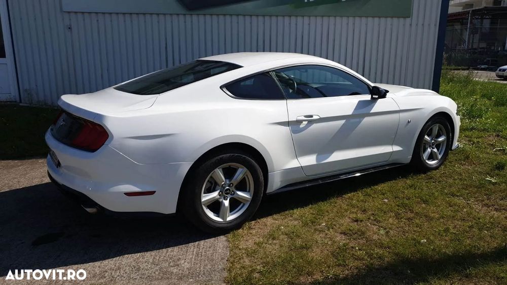 Ford Mustang - 7