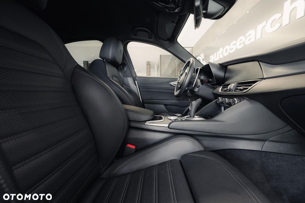 Alfa Romeo Giulia 2.0 Turbo Veloce Q4 - 17