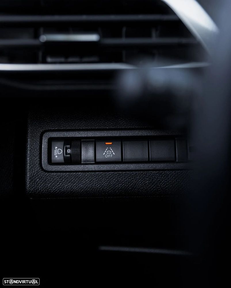 Peugeot 2008 1.2 PureTech Allure EAT8 - 16