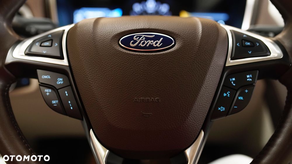 Ford Fusion - 24
