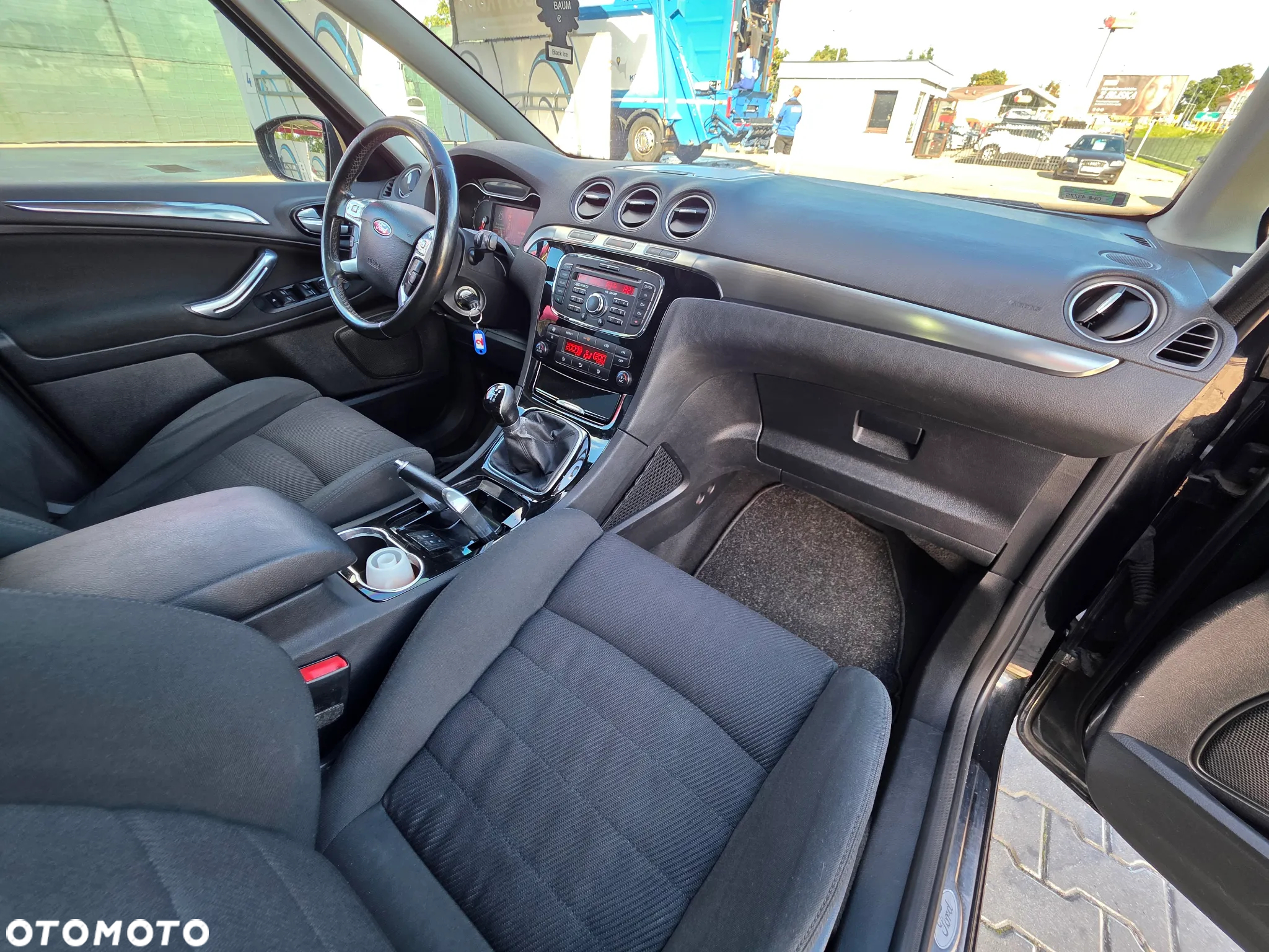 Ford S-Max - 13