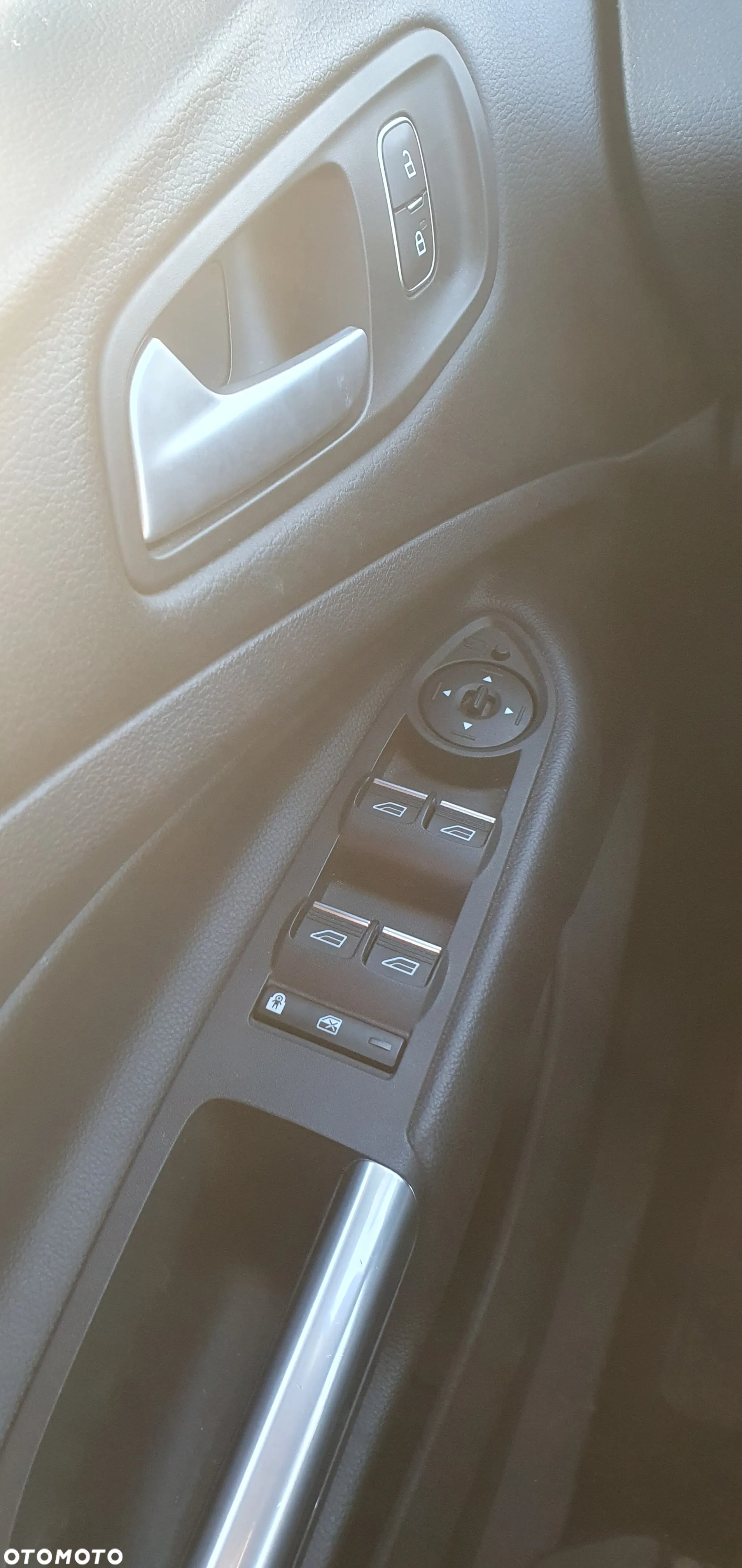 Ford Kuga - 10