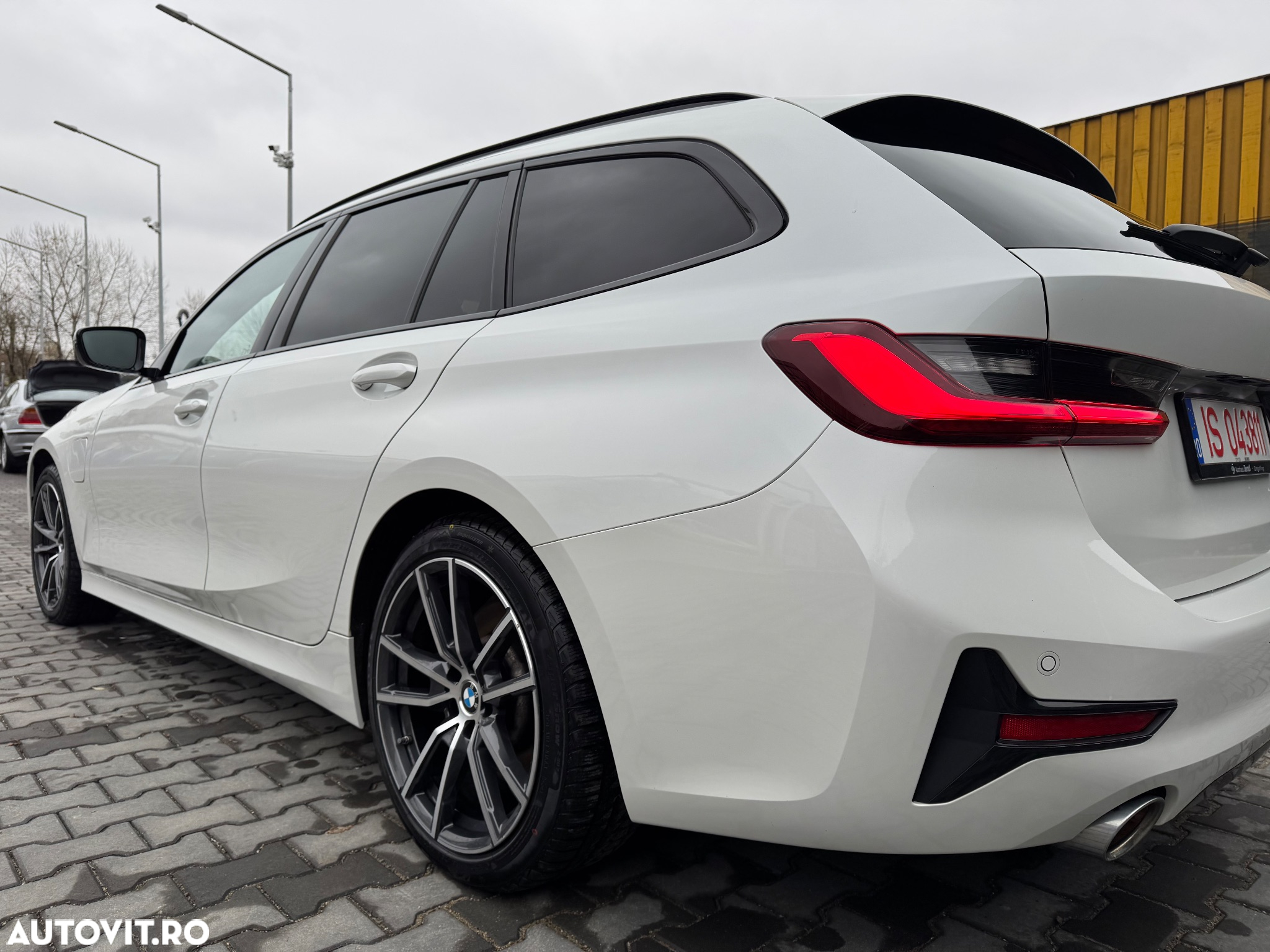 BMW Seria 3 330e Touring Aut. Sport Line - 14