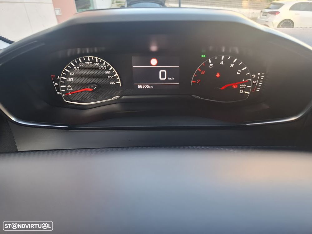 Peugeot 208 PureTech 100 Allure Pack - 11