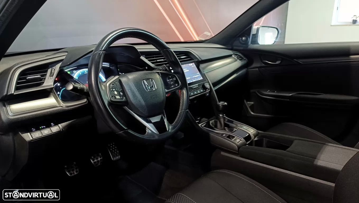 Honda Civic 1.0 i-VTEC Elegance - 24