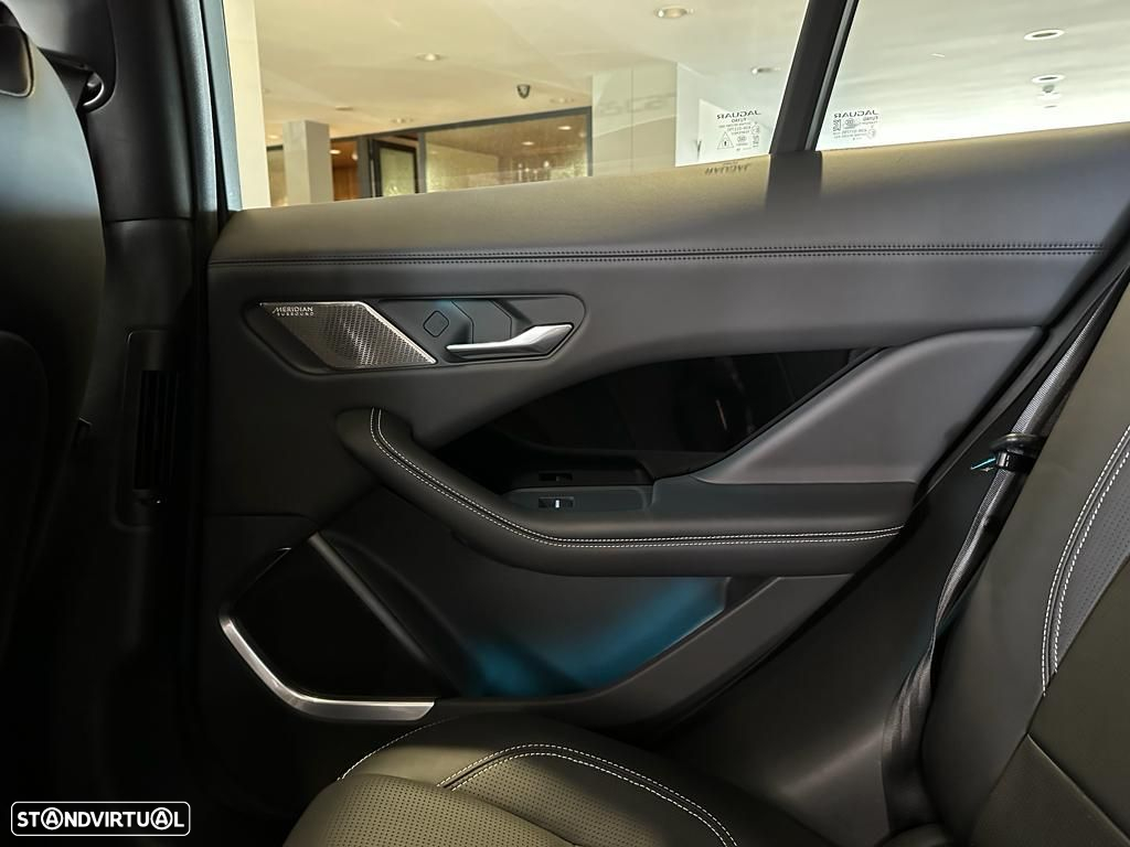 Jaguar I-Pace - 37