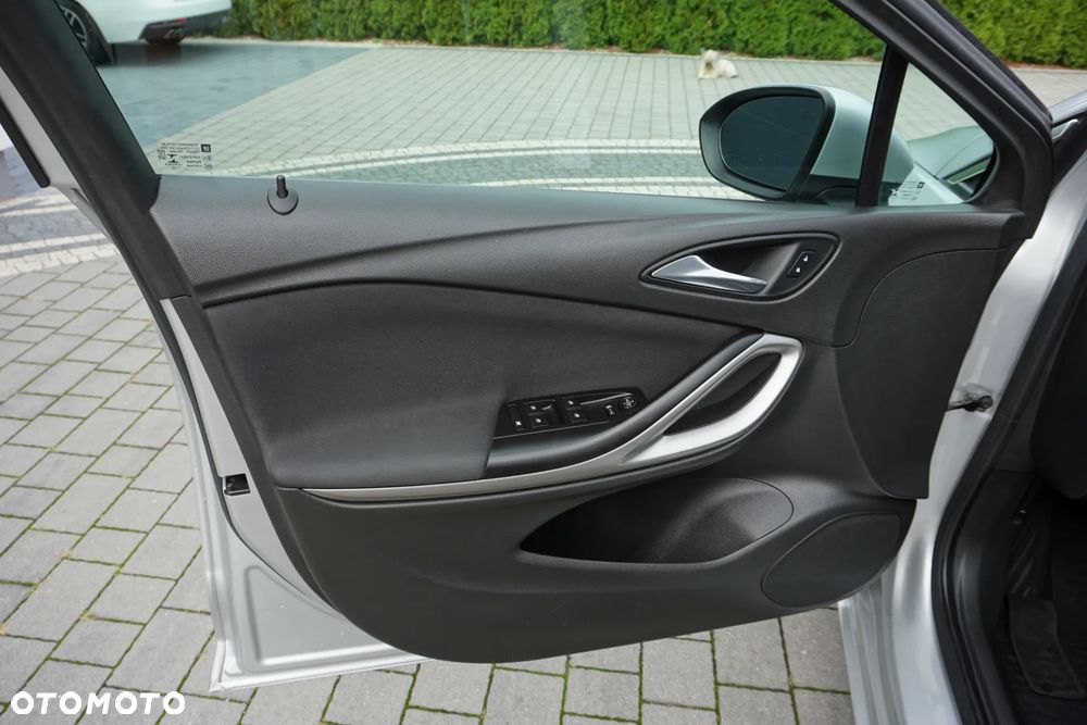 Opel Astra 1.4 T Elite S&S - 22
