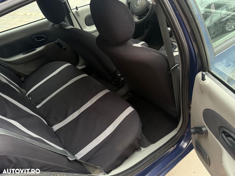 Renault Clio - 22