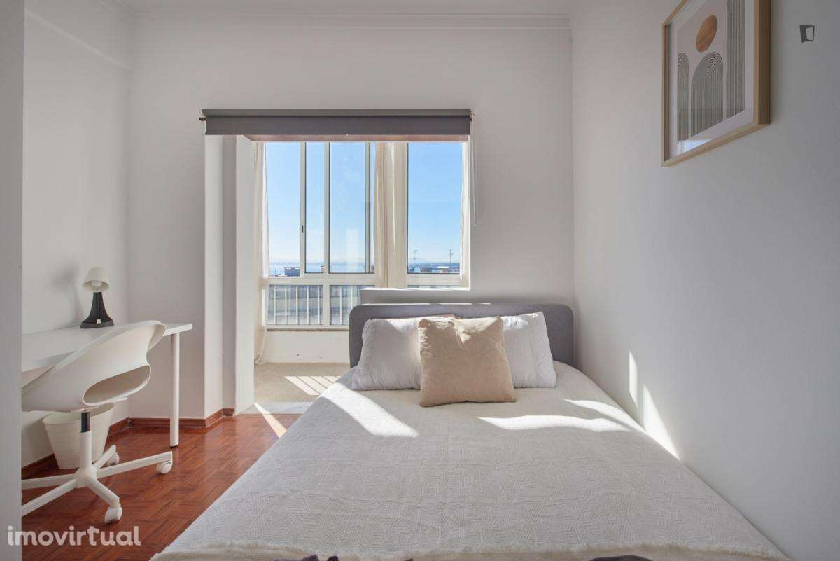 Quarto - localizado em Almada Lisbon - Grande imagem: 2/60