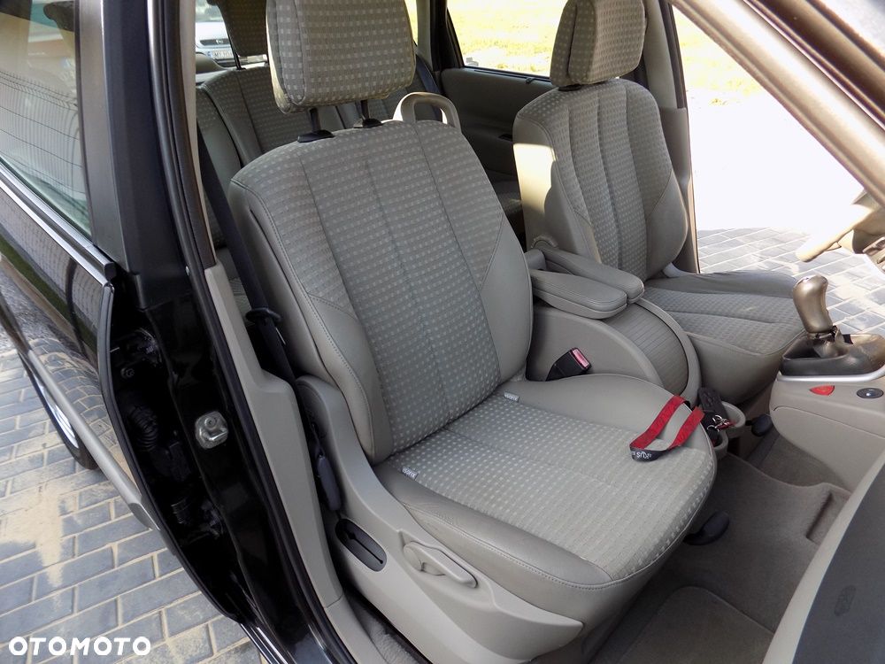 Renault Scenic 1.6 16V Luxe Privilege - 34