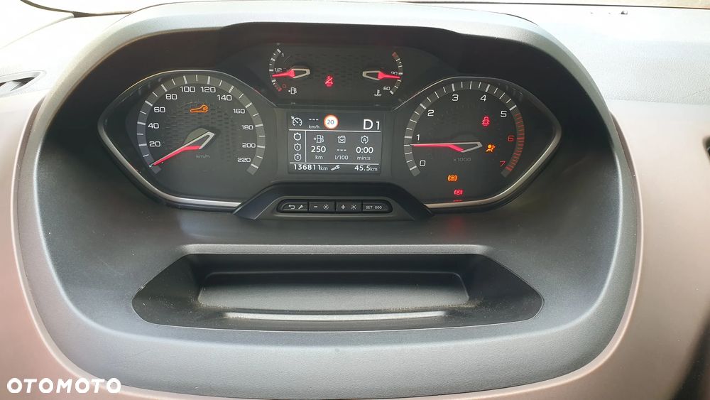 Peugeot Rifter Long 1.5 BlueHDI GT Line S&S - 28