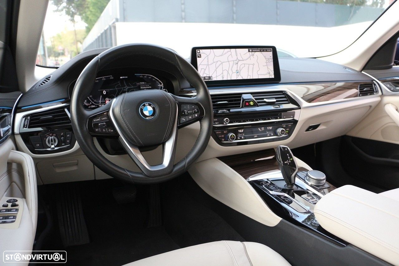 BMW 530 e Line Luxury - 11