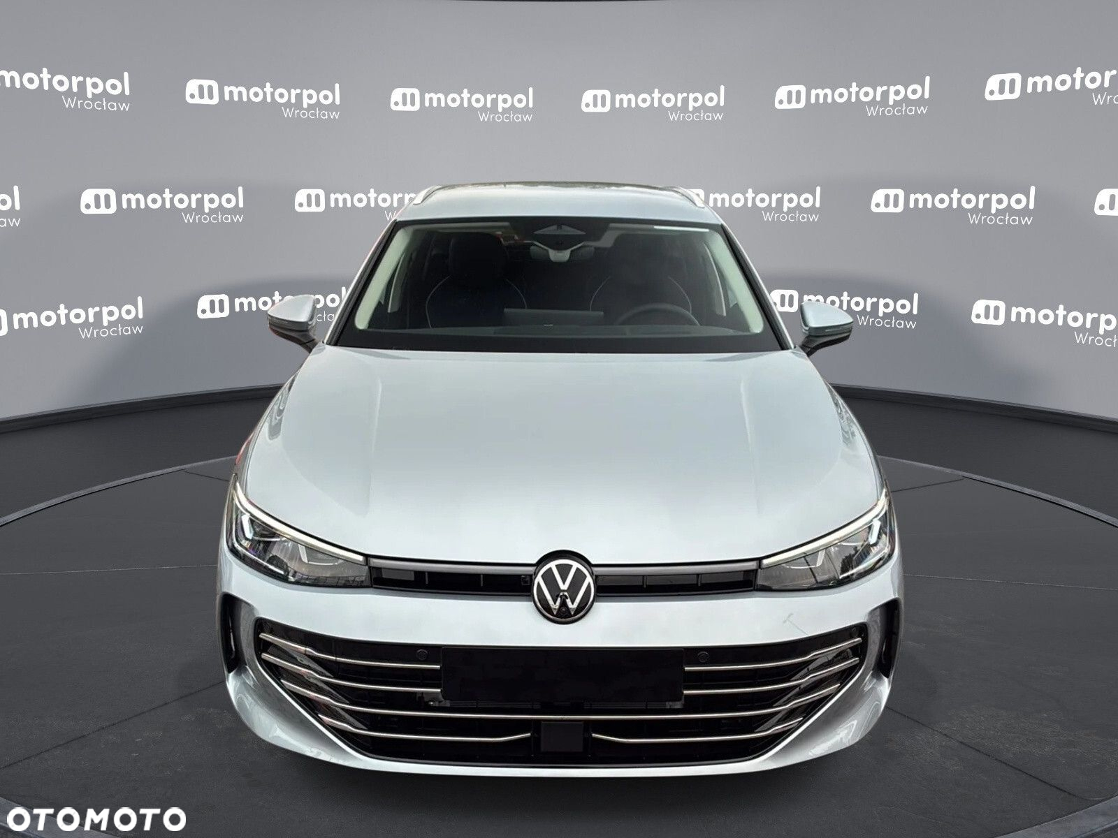 Volkswagen Passat - 2