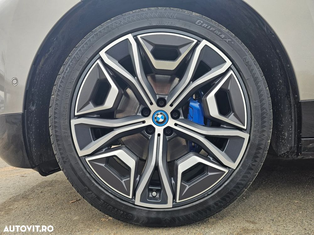 BMW iX - 25