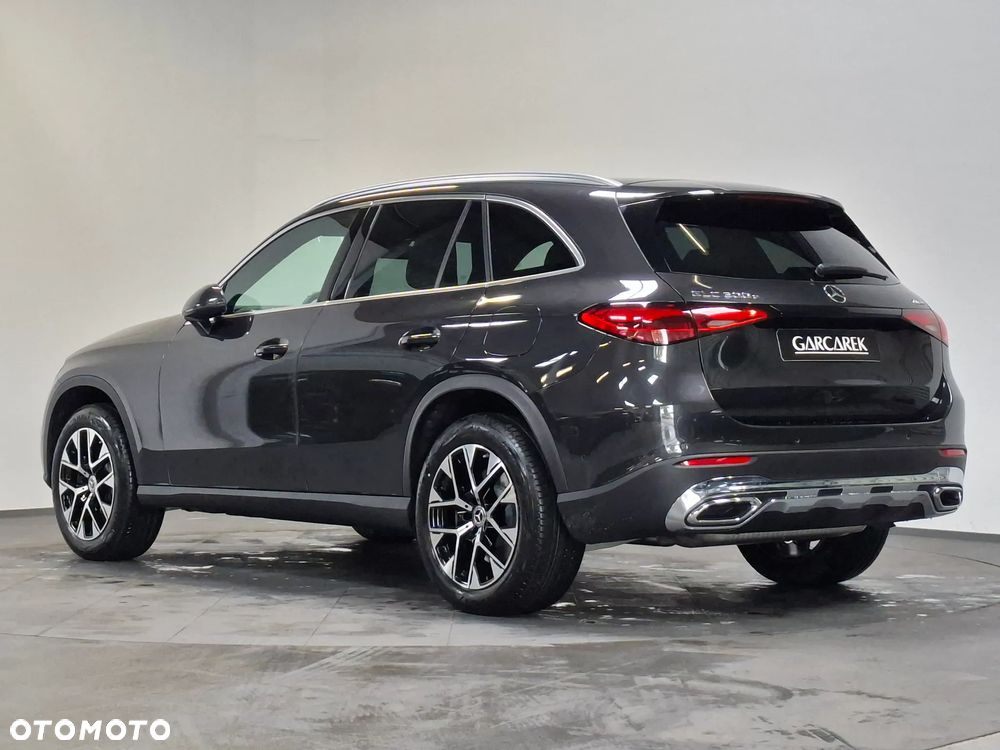 Mercedes-Benz GLC 300 e PHEV 4-Matic Avantgarde - 12