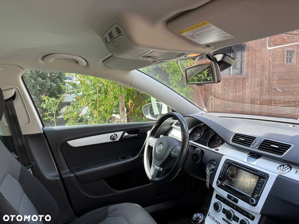Volkswagen Passat Variant 2.0 TDI DPF Sportline - 18