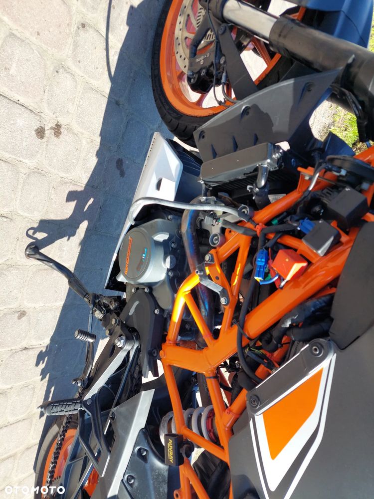 KTM RC 125 - 11