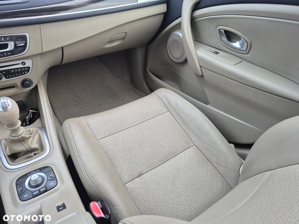 Renault Megane TCe 130 Night and Day - 21