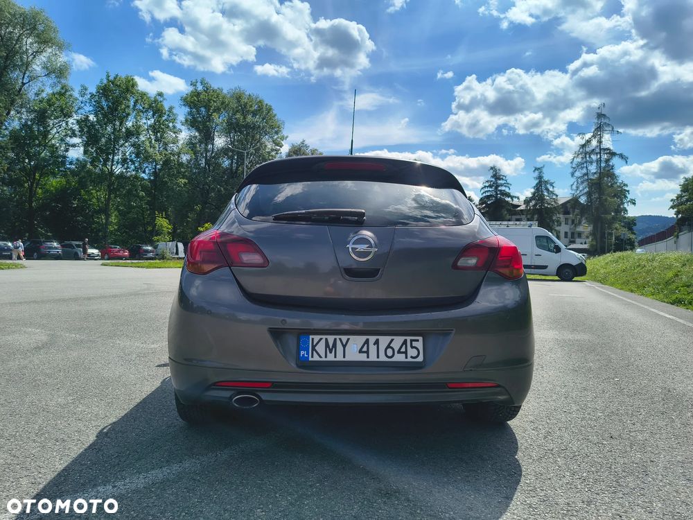 Opel Astra 2.0 CDTI Cosmo - 4