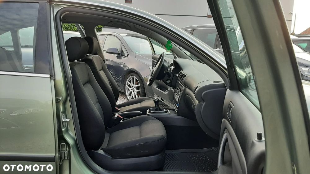 Volkswagen Passat 1.6 - 14