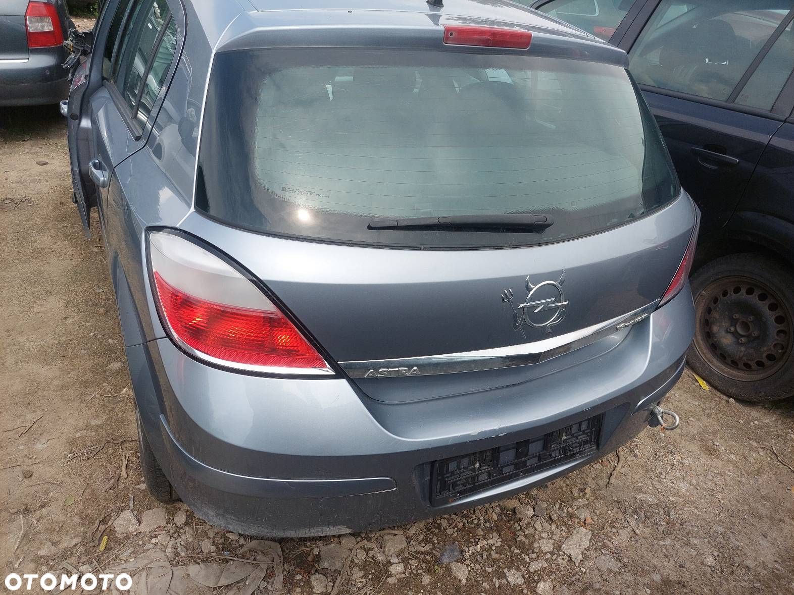 KOMPLETNY TYŁ KLAPA ZDERZAK LAMPA OPEL ASTRA H Z163 - 1